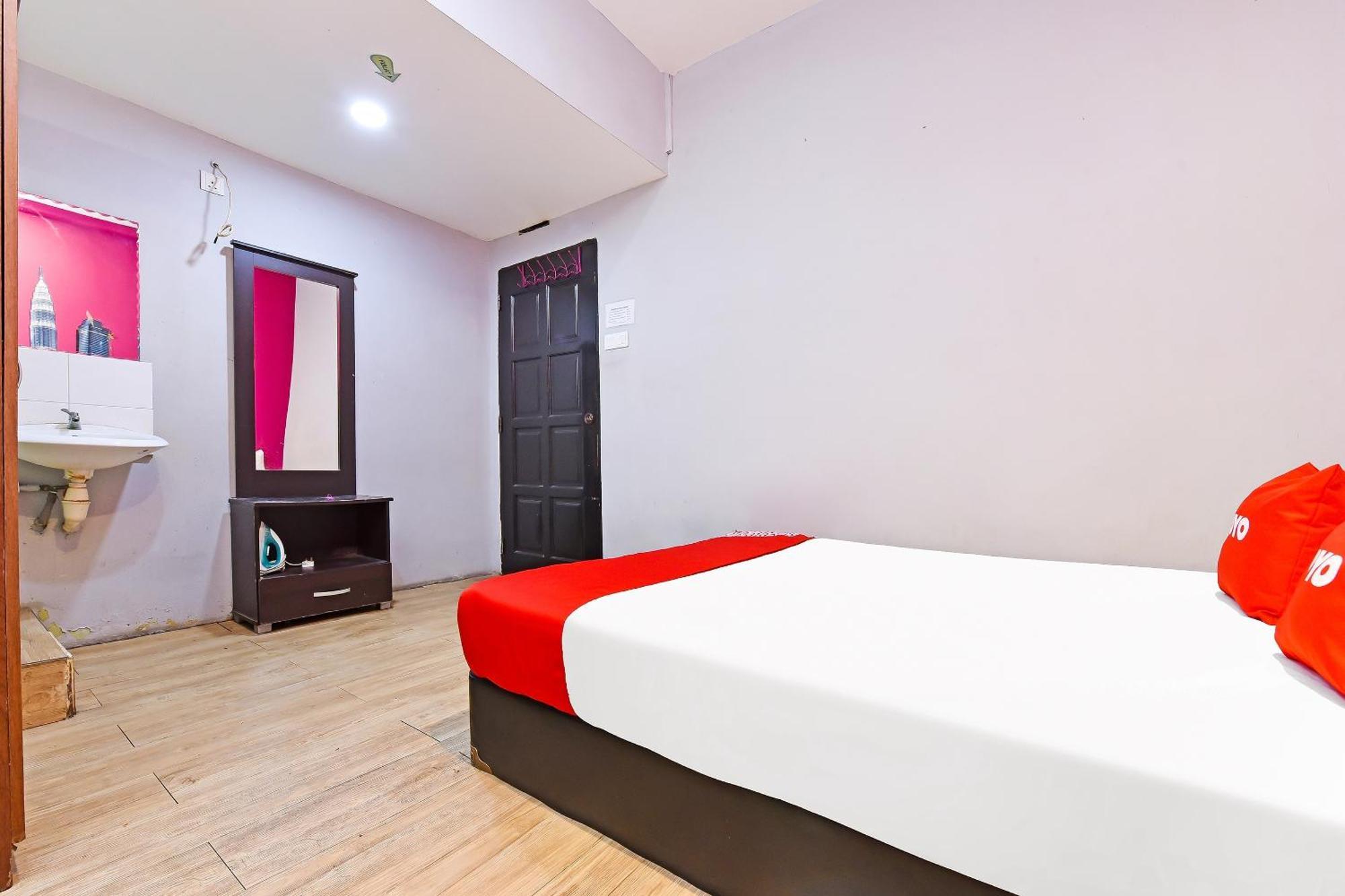 Oyo 90138 Hotel Elwarda Klcity Kuala Lumpur Exterior photo