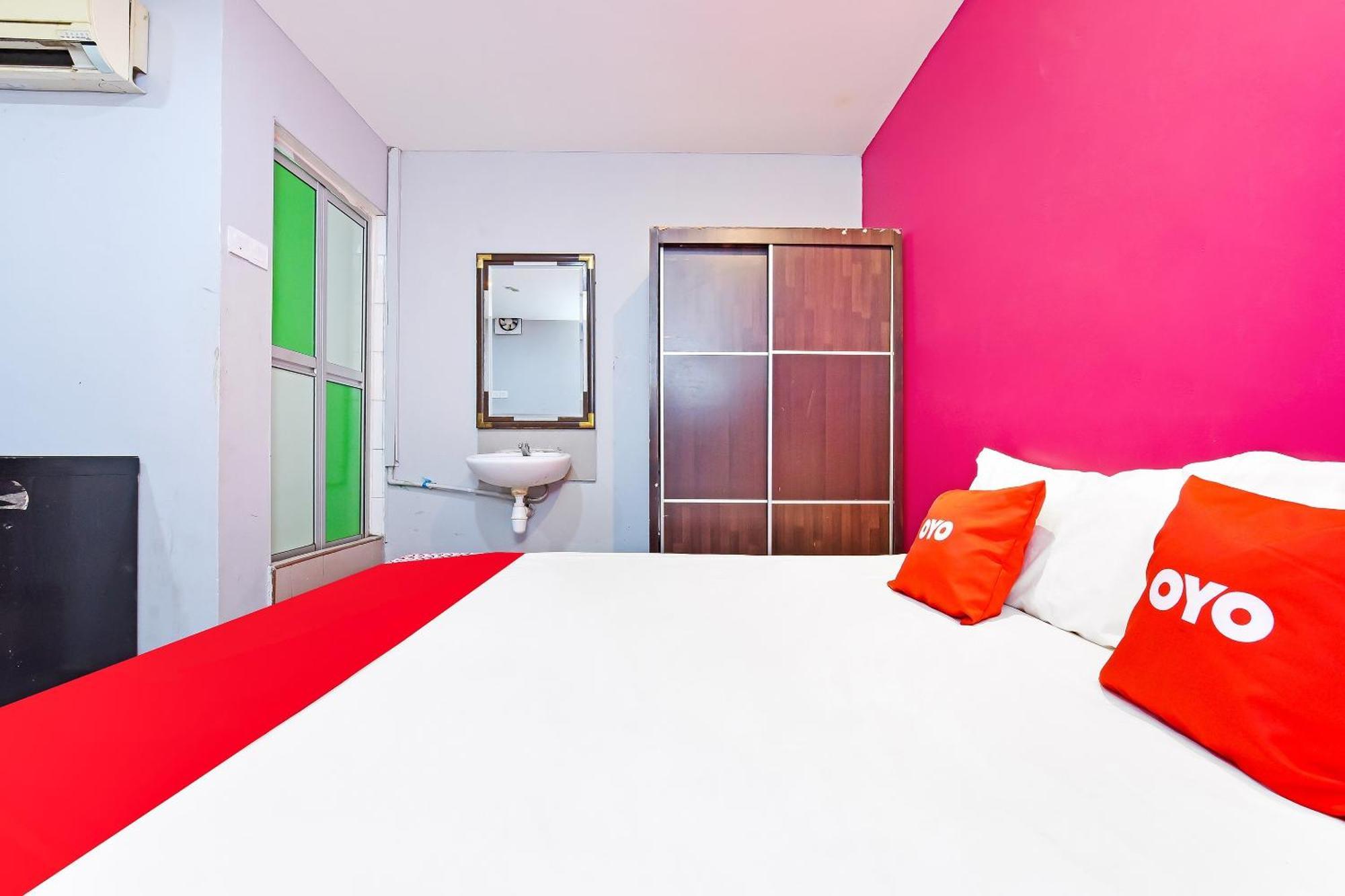 Oyo 90138 Hotel Elwarda Klcity Kuala Lumpur Exterior photo